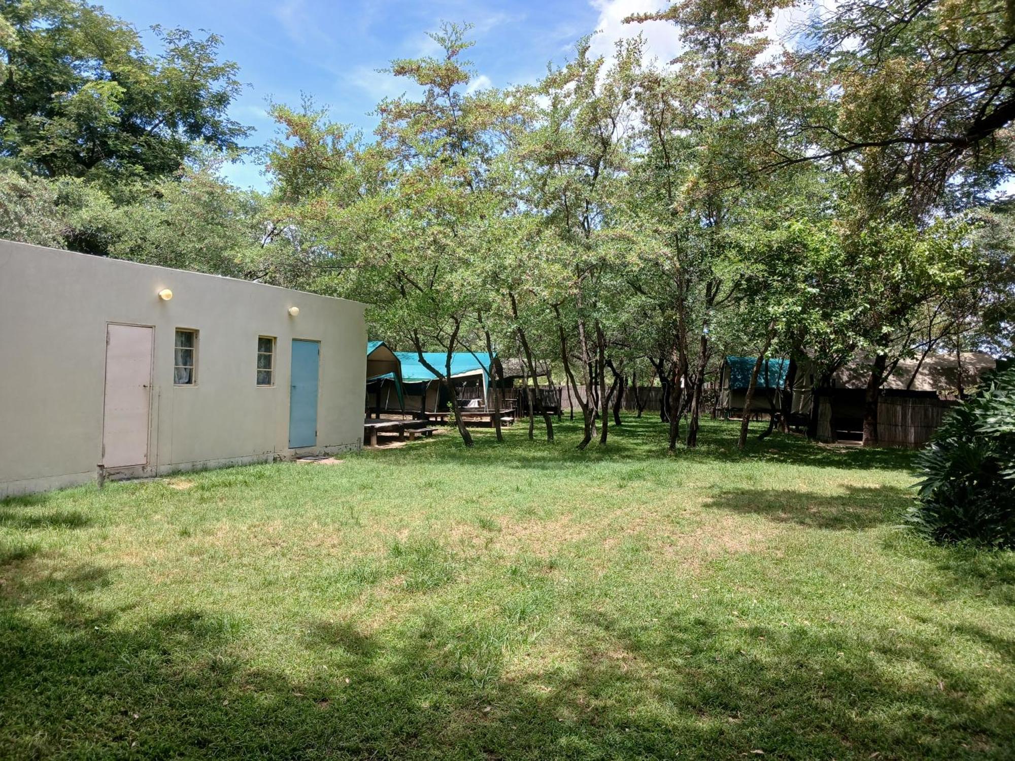 Camp Hogo Kavango Rundu Exterior foto